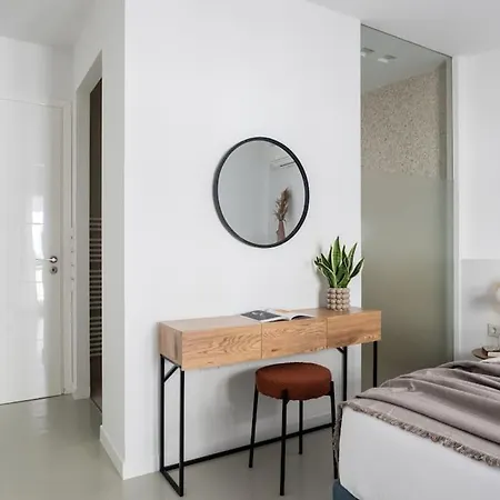 Contemporary Bliss 2br In By Upstreet Apartment