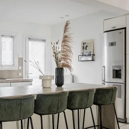 Contemporary Bliss 2br In By Upstreet *