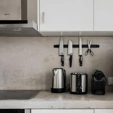 Contemporary Bliss 2br In By Upstreet *