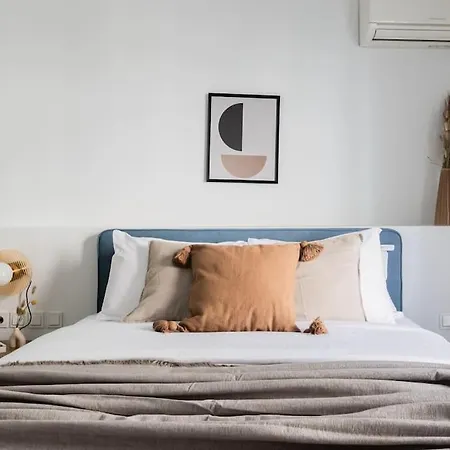 Contemporary Bliss 2br In By Upstreet *